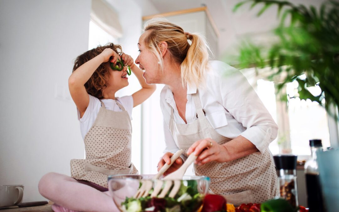 FULL-TIME POSITION: Warm in Venice Family Seeks Organized, Fun-Loving Housekeeper/Nanny to Keep Home Running Smoothly and Kids Smiling!