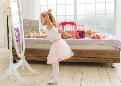 FULL-TIME POSITION: Fabulous Full-Time Nanny Needed in Brentwood for Family with a 4-year-old and 5-month-old!