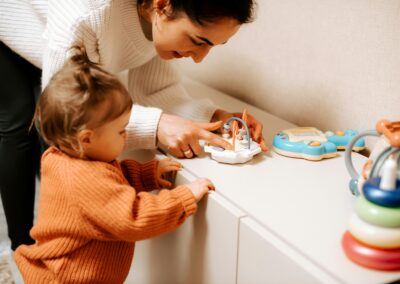 PART-TIME POSITION: Wonderful Nanny NEEDED for Adorable Toddler in Calabasas! 30 Guaranteed Hours Weekly!
